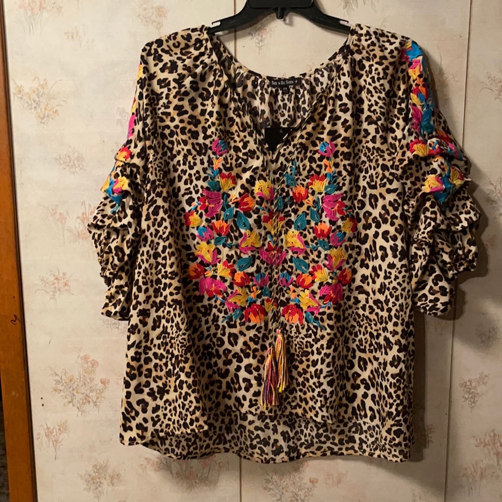 Size 3X Cheetah embroidered top